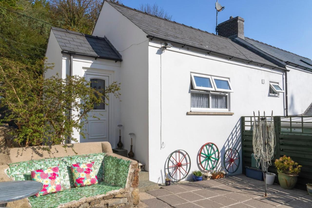 Rosebud Romantic For A Couple * Fishguard